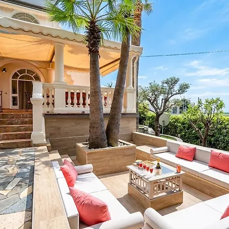 Le Palme - Exclusive Garden Retreat & Parking Appartamento *