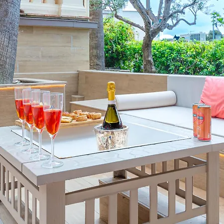 Appartamento Le Palme - Exclusive Garden Retreat & Parking
