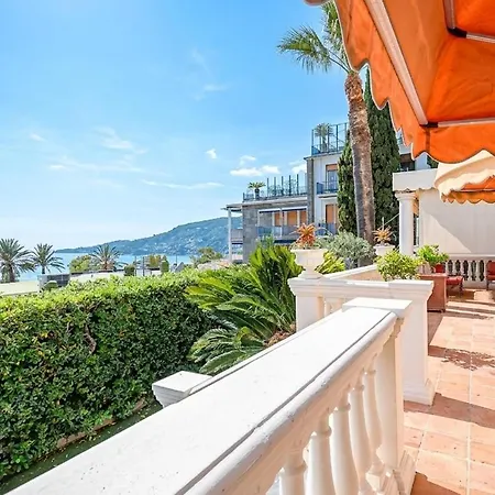Appartamento Le Palme - Exclusive Garden Retreat & Parking *