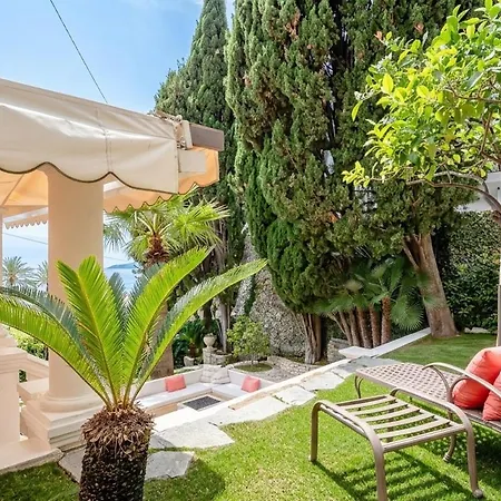 Le Palme - Exclusive Garden Retreat & Parking Appartamento