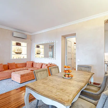 Le Palme - Exclusive Garden Retreat & Parking