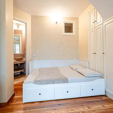 Appartamento Le Palme - Exclusive Garden Retreat & Parking *