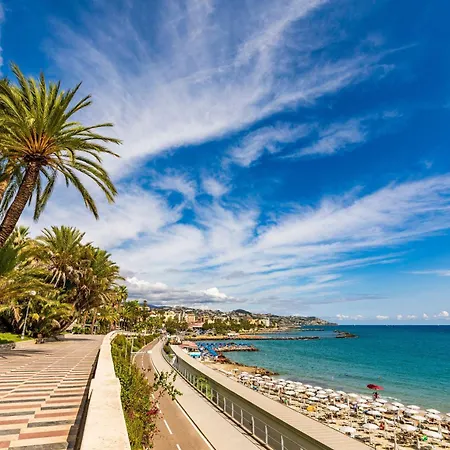 Le Palme - Exclusive Garden Retreat & Parking